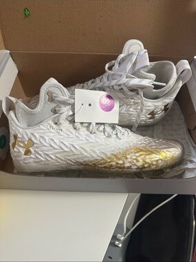 Under Armour White and Gold Football Cleats - Lightweight Lace-Up
